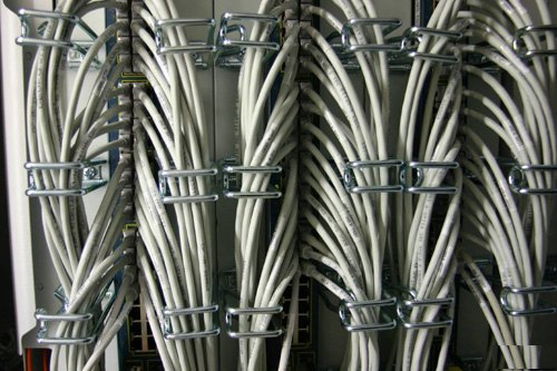 關于橋架報價,橋架的放線量,以及強弱電橋架間隔等問題